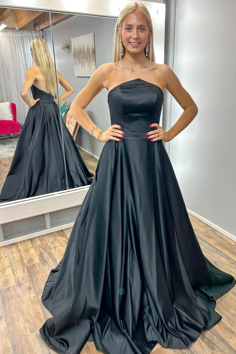 Vestido de fiesta con hombros descubiertos y espalda abierta sencilla
